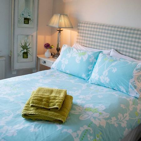 The Hollies Bed And Breakfast Uppingham Exteriör bild