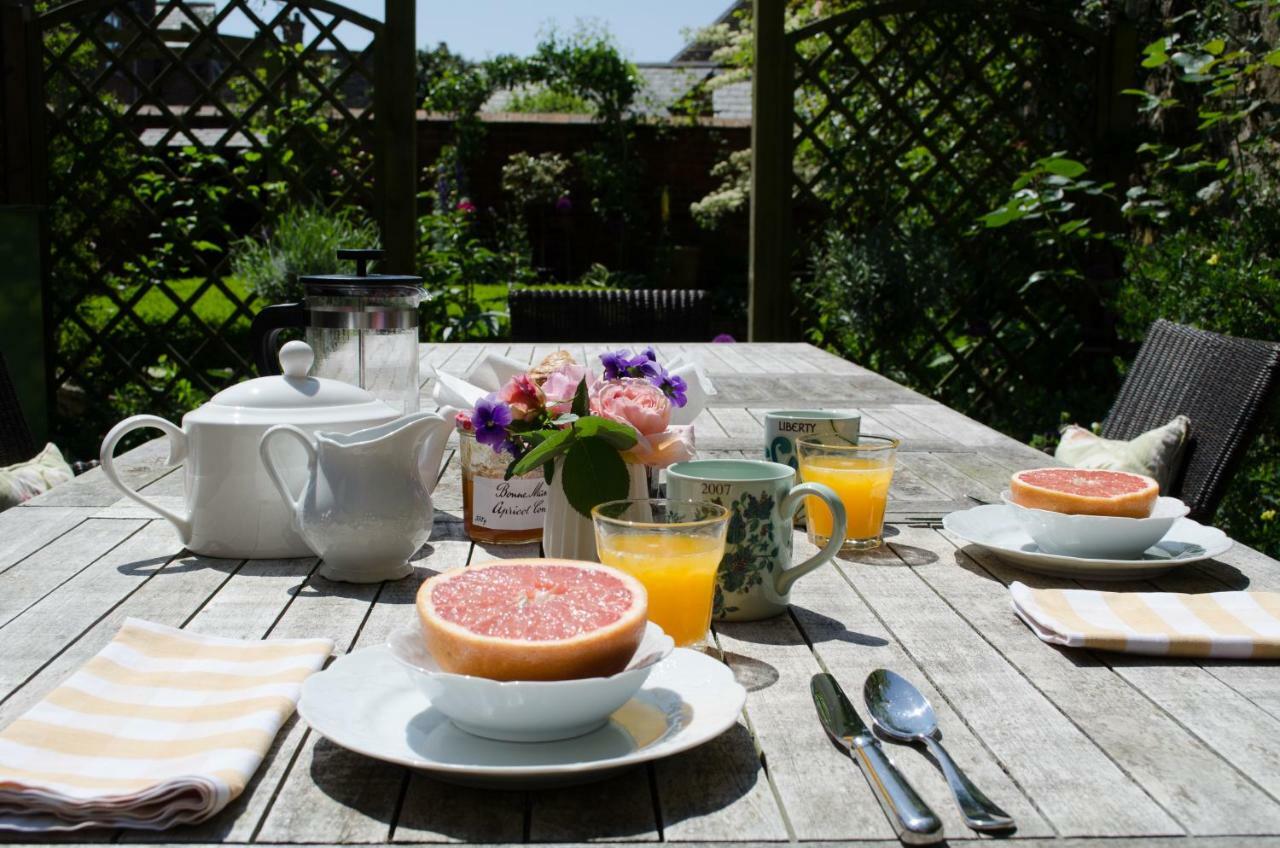 The Hollies Bed And Breakfast Uppingham Exteriör bild