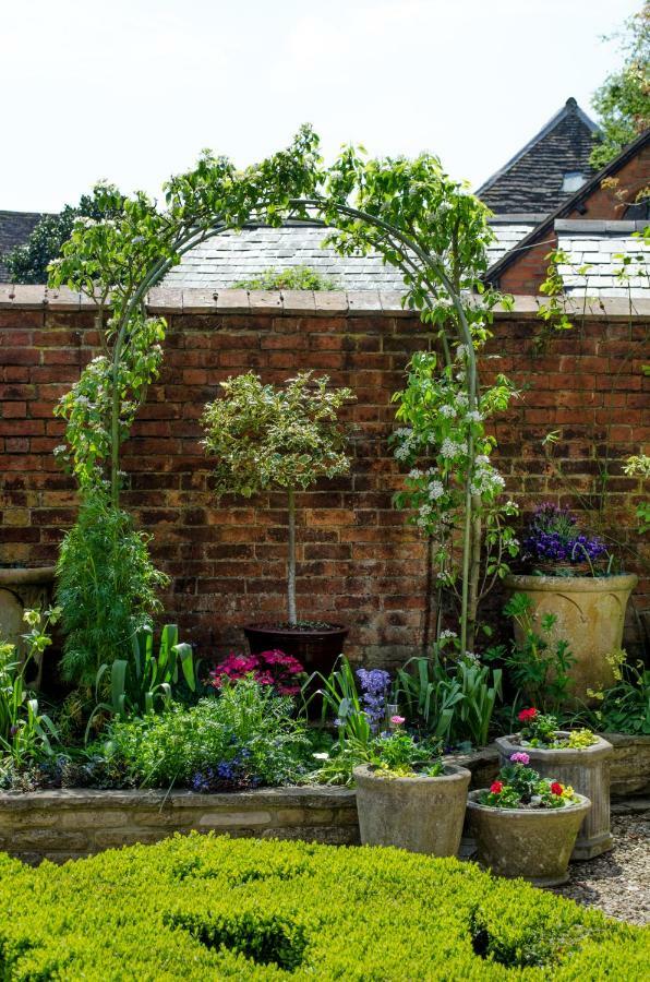 The Hollies Bed And Breakfast Uppingham Exteriör bild