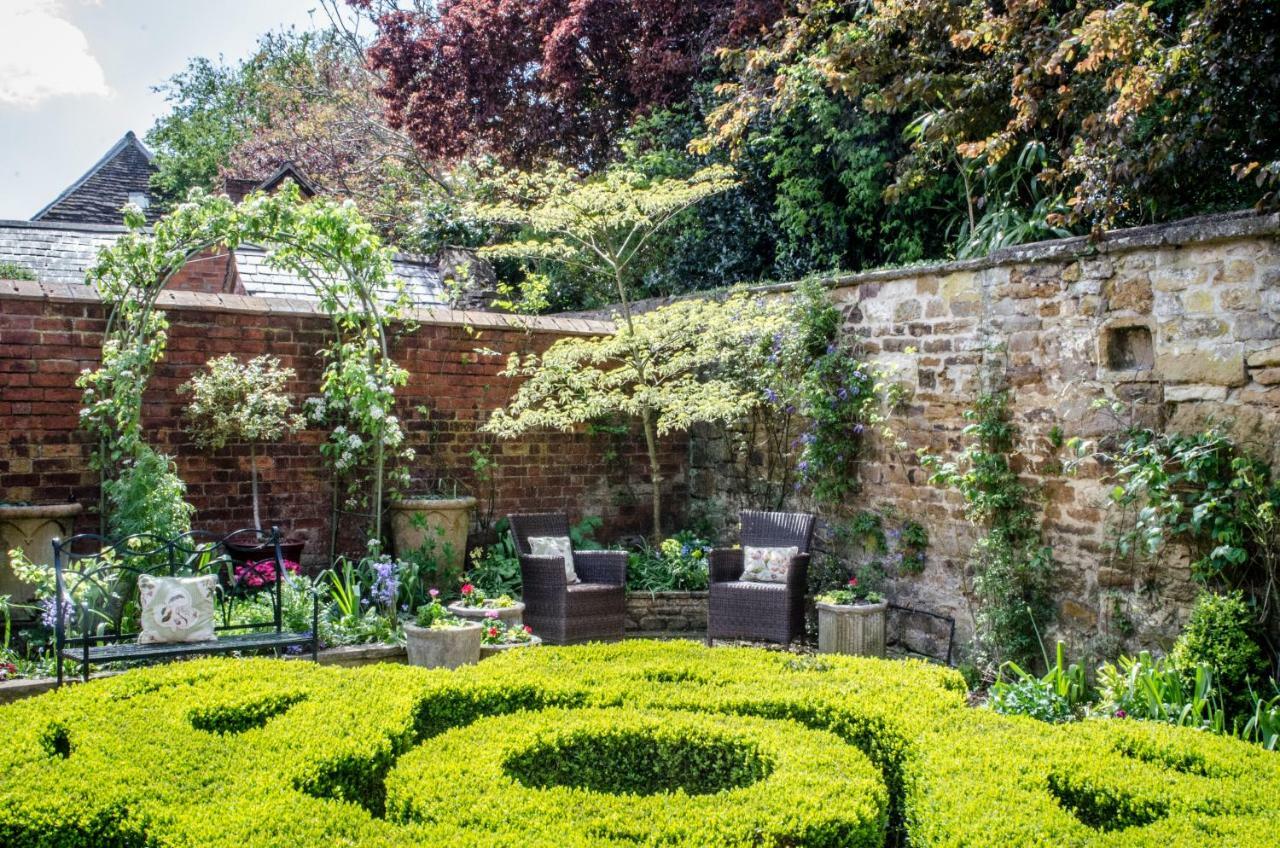 The Hollies Bed And Breakfast Uppingham Exteriör bild